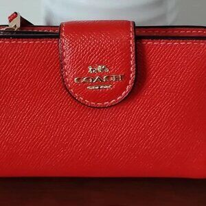 COACH MEDIUM CORNER ZIP RED LEATHER WALLET